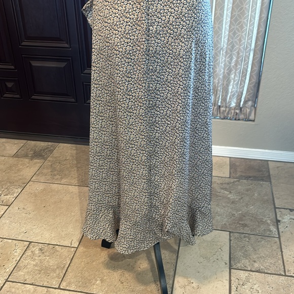 Daisy Wrap Around 40s Style Ruffle Dress - Picture 6 of 13